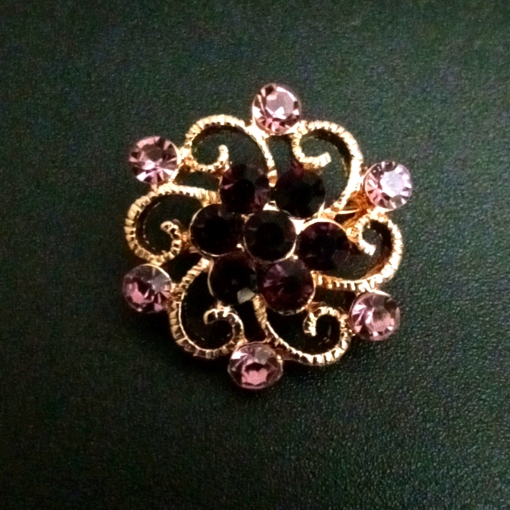 Broche pin flower violet